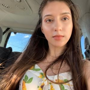 Meet your Posher, Julissa